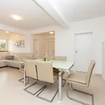 Amazing With Breathtaking View & Heated Pool Vila
