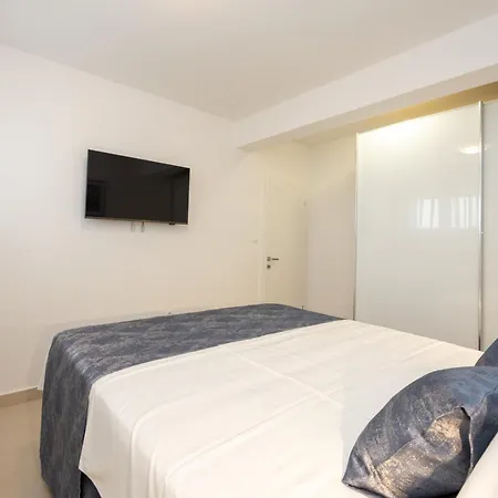 Amazing With Breathtaking View & Heated Pool *