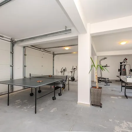 Amazing With Breathtaking View & Heated Pool *