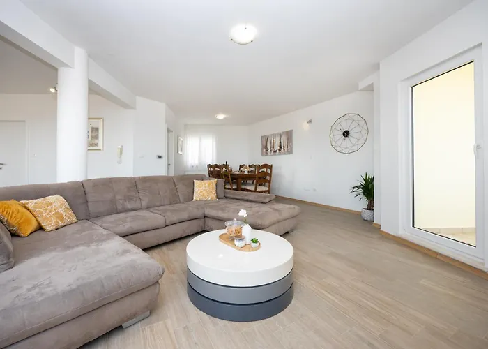 Villa Amazing With Breathtaking View & Heated Pool *
