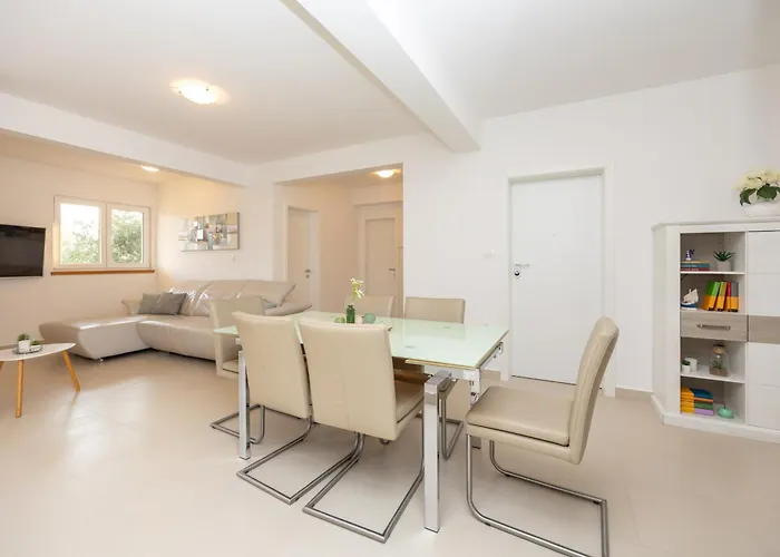 Amazing With Breathtaking View & Heated Pool Villa