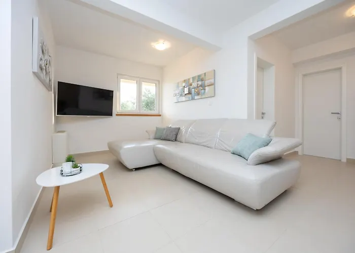Amazing With Breathtaking View & Heated Pool Villa