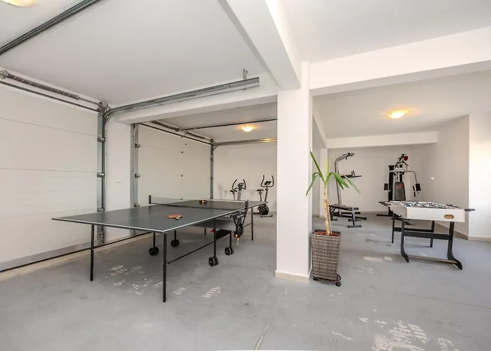 Amazing With Breathtaking View & Heated Pool *