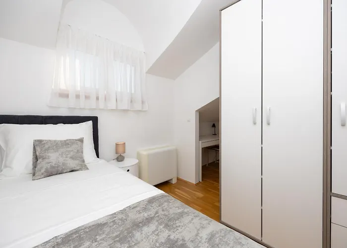 Amazing With Breathtaking View & Heated Pool