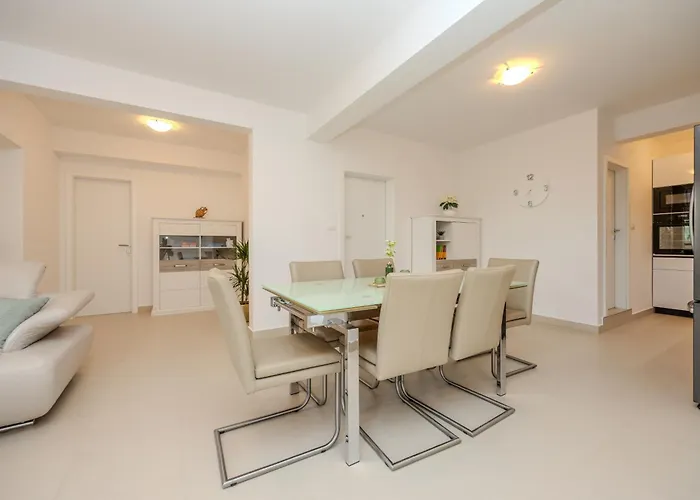 Amazing With Breathtaking View & Heated Pool Villa Kučine