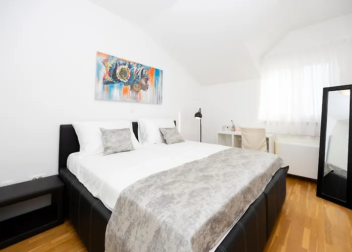 Villa Amazing With Breathtaking View & Heated Pool