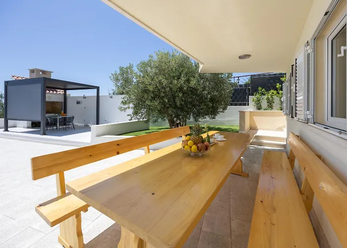 Amazing With Breathtaking View & Heated Pool *
