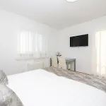 Amazing With Breathtaking View & Heated Pool