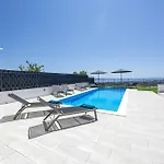 Amazing With Breathtaking View & Heated Pool Villa Kučine