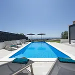 Amazing With Breathtaking View & Heated Pool * Kučine