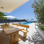 Villa Amazing With Breathtaking View & Heated Pool