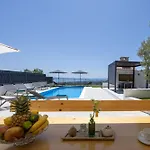 Villa Amazing With Breathtaking View & Heated Pool *