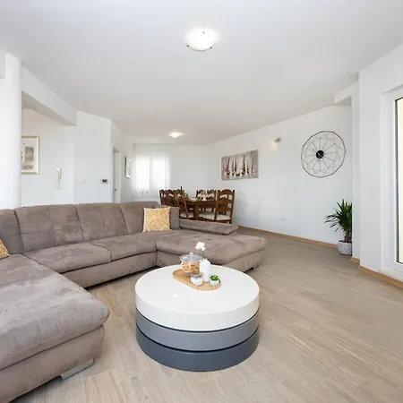 Villa Amazing With Breathtaking View & Heated Pool *
