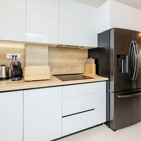 Amazing With Breathtaking View & Heated Pool فيلة