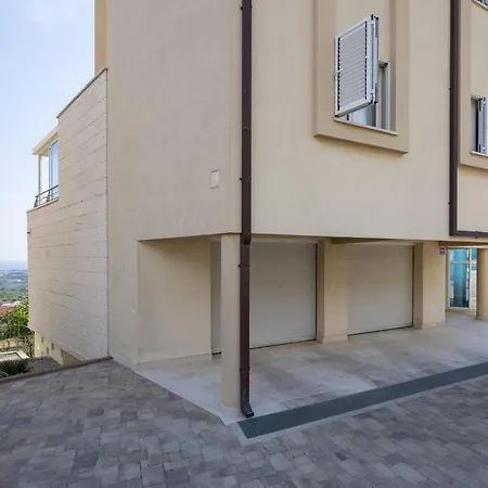 Villa Amazing With Breathtaking View & Heated Pool