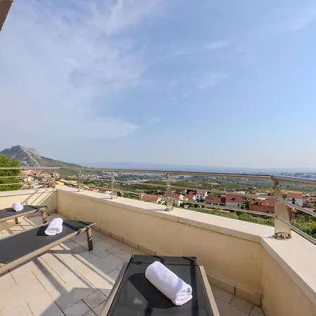 Amazing With Breathtaking View & Heated Pool Villa