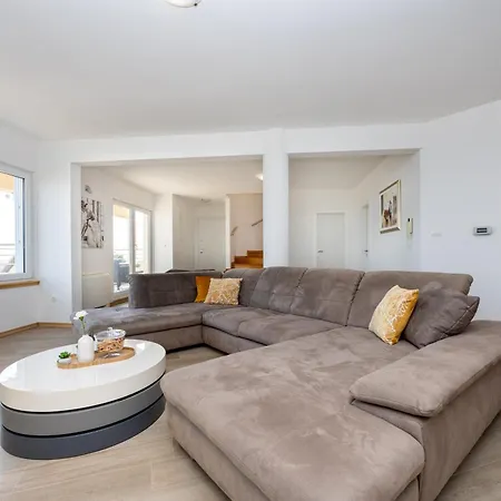 Amazing With Breathtaking View & Heated Pool فيلة *