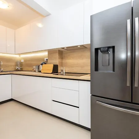 Amazing With Breathtaking View & Heated Pool