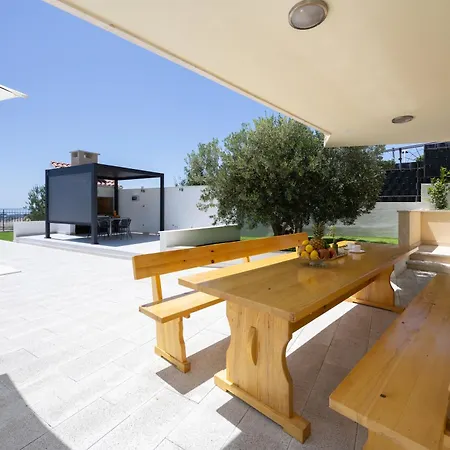 Amazing With Breathtaking View & Heated Pool *