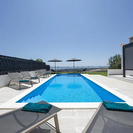 Amazing With Breathtaking View & Heated Pool * Kučine