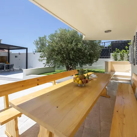Amazing With Breathtaking View & Heated Pool *