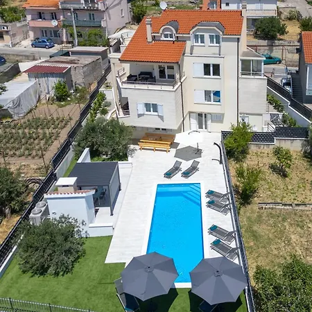 فيلة Amazing With Breathtaking View & Heated Pool